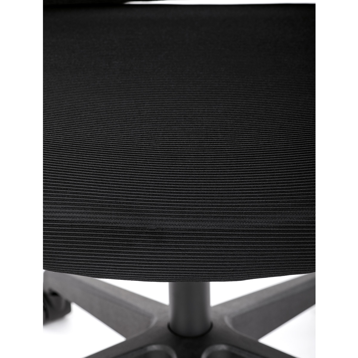 Kancelářská židle, černá síťovina, plastový kříž, kolečka na tvrdé podlahy