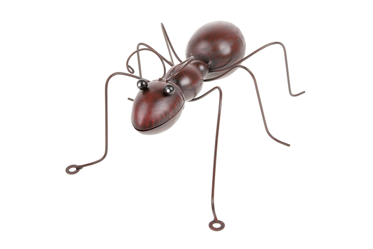 Mravenec - kovová zahradní dekorace na pověšení.