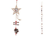 Girlanda s dřevěnými vánočními dekoracemi , hvězdičky a šišky