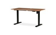 Kancelářský stůl s elektricky nastavitelnou výší pracovní desky. Kovové podnoží v černé barvě.