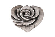 Květ růže ve tvaru srdce - střední velikost, polyresin, barva šedá.